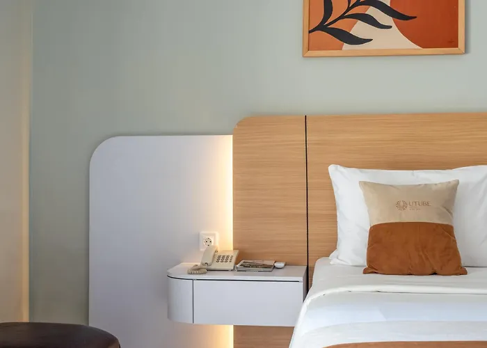 U Tube Hotel 3*