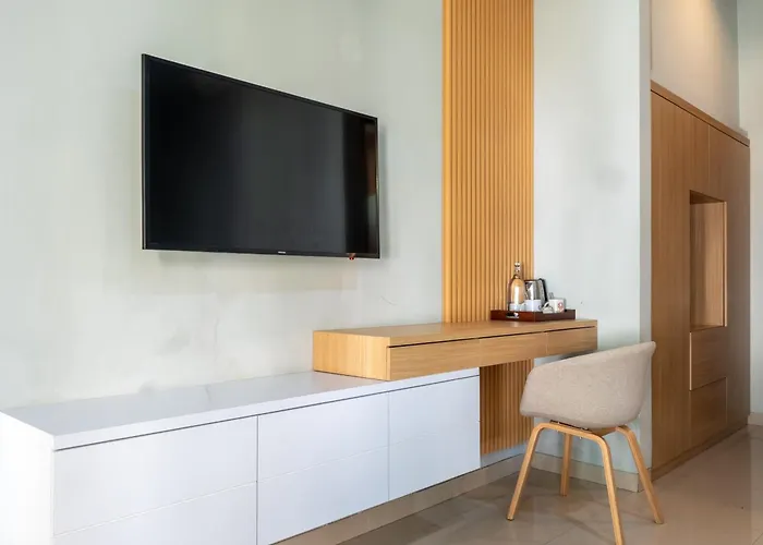 U Tube Hotel 3*